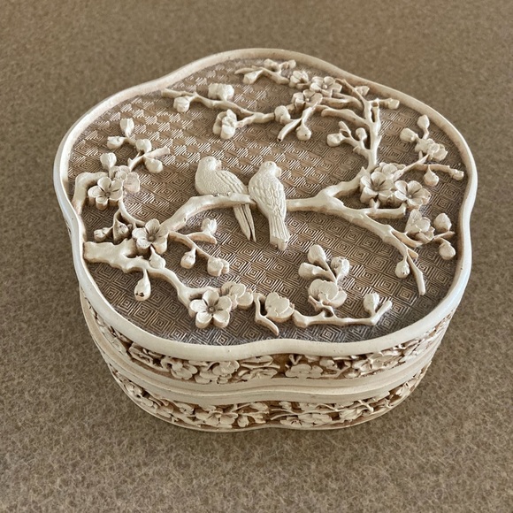 Vintage Carved Resin Cherry Blossoms and Birds 80’s Asian Trinket Jewelry Box - Picture 1 of 7